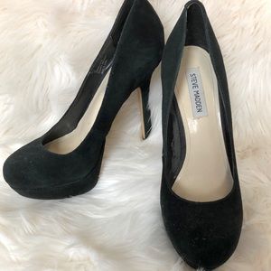 Steve Madden Black Round Toe Suede Pump Size 10